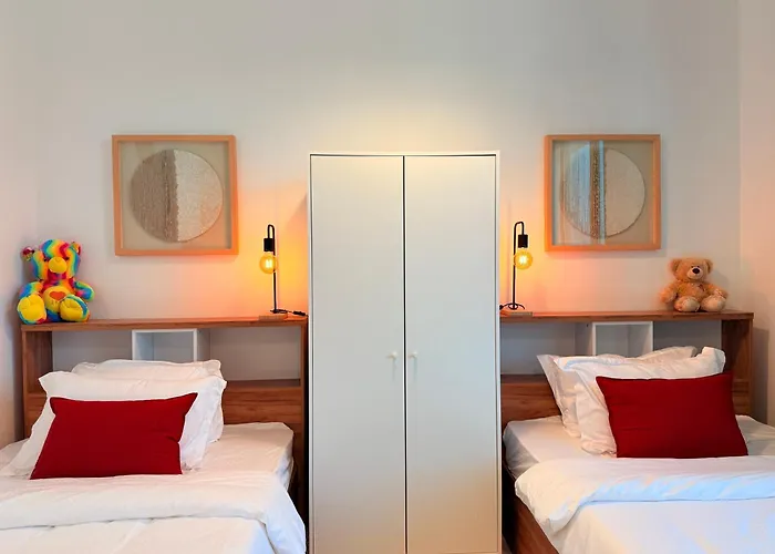 Fully Furnished Twin Room With Shared Toilet