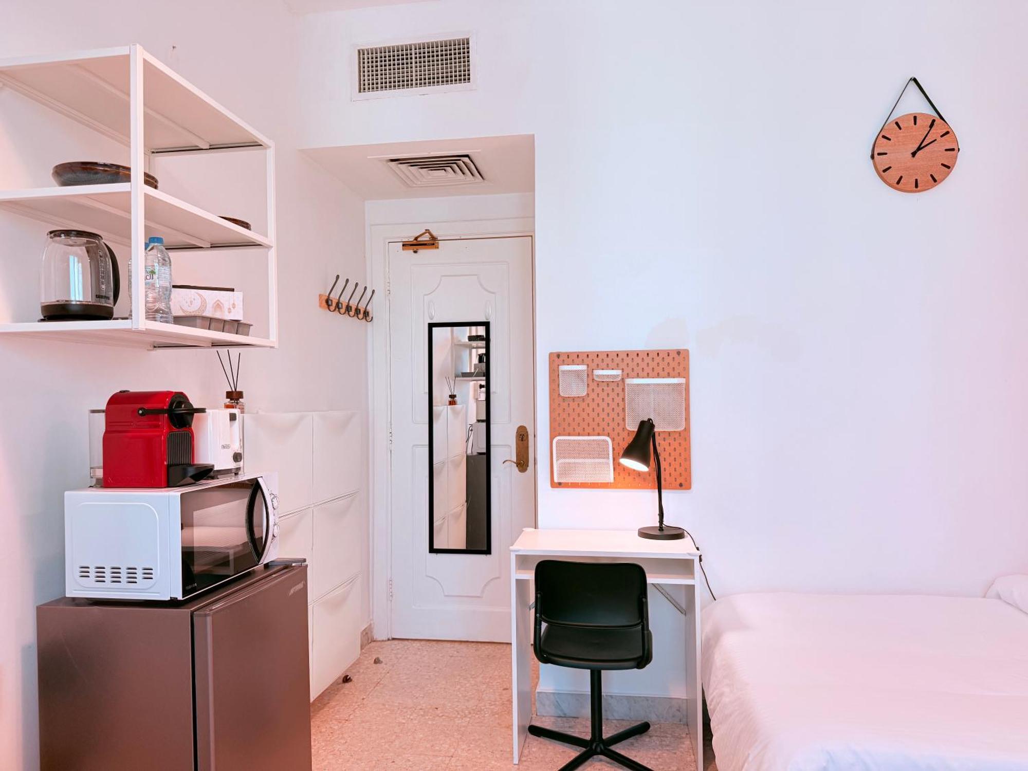 Fully Furnished Twin With Shared Toilet Abu Dhabi
